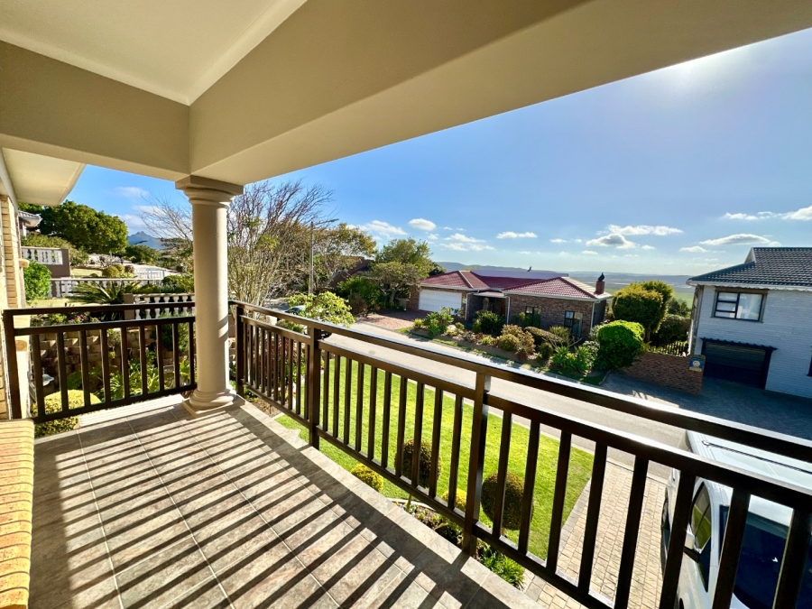 4 Bedroom Property for Sale in Fraaiuitsig Western Cape